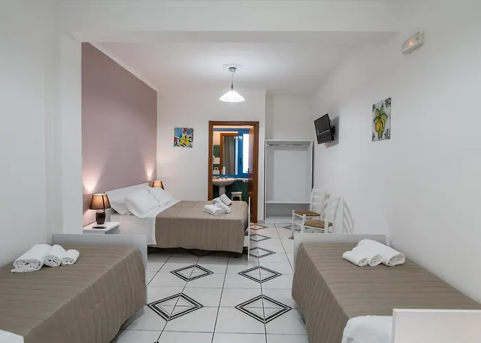 Ada Ξενοδοχείο με διαμερίσματα