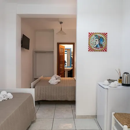 Ada جيارديني ناكسوس